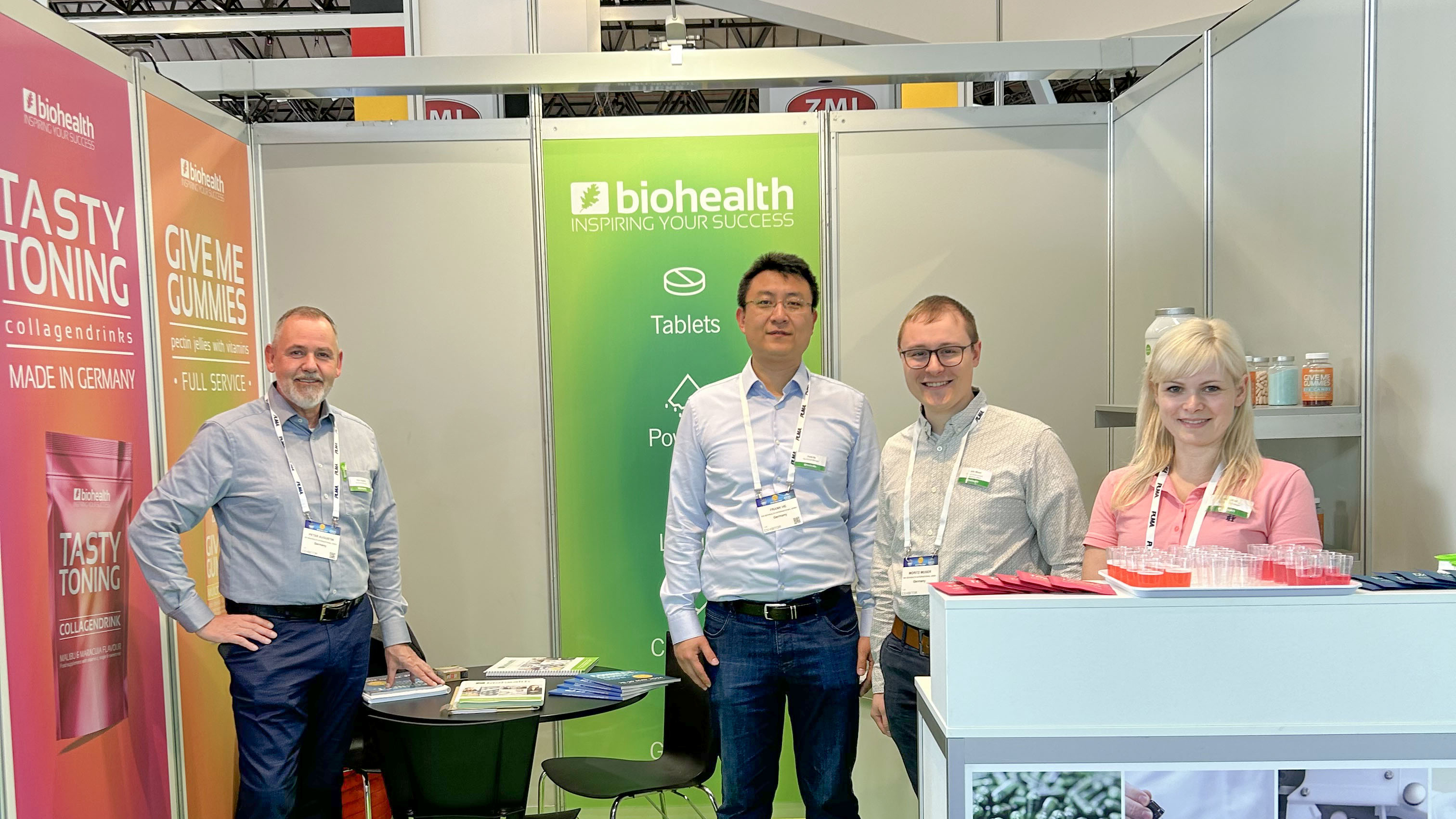 Vier Biohealth Mitarbeiter auf dem Messestand der PLMA